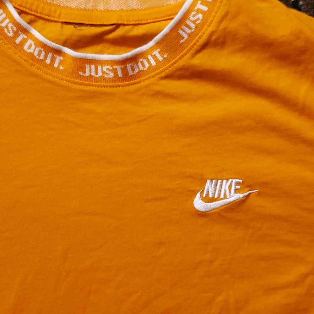 Vintage Nike T-shirt orange/yellow size Large rare